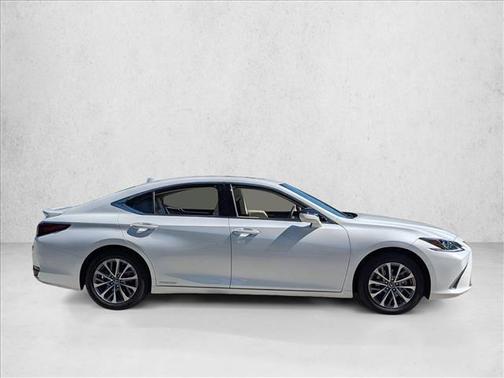 2022 Lexus ES 300h Base