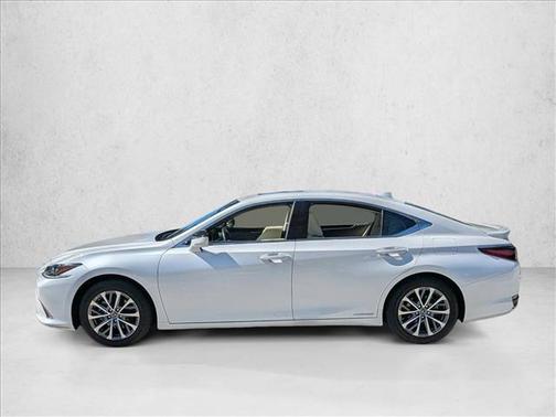 2022 Lexus ES 300h Base