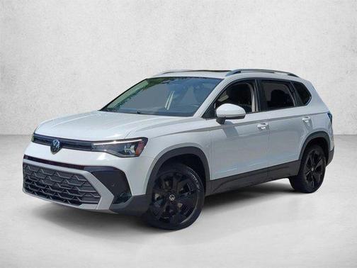 Pure White 2025 Volkswagen Taos 1.5T SE