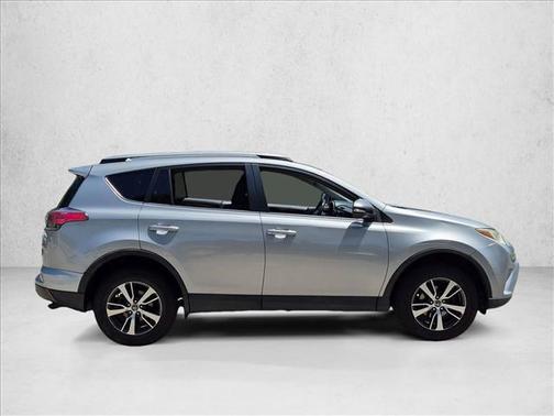Silver Sky Metallic 2018 Toyota RAV4 XLE
