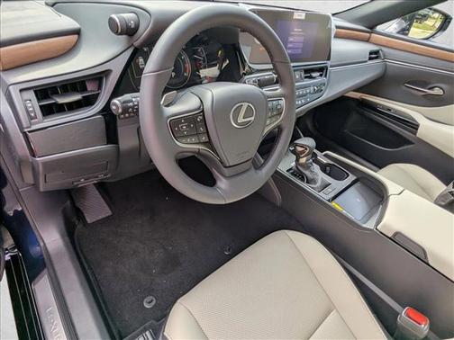 2025 Lexus ES 350 Base