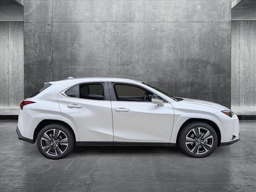2025 Lexus UX 300h Premium
