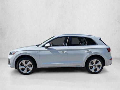 Glacier White Metallic 2023 Audi Q5 45 S line Prestige