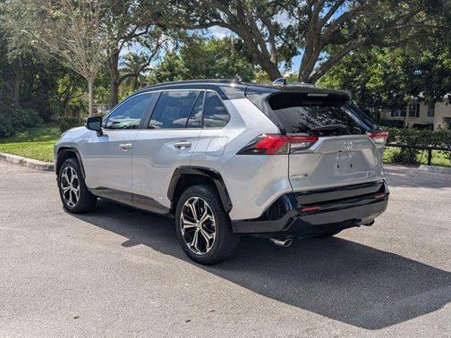 2025 Toyota RAV4 Hybrid SE