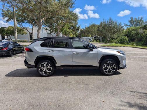 2025 Toyota RAV4 Hybrid SE