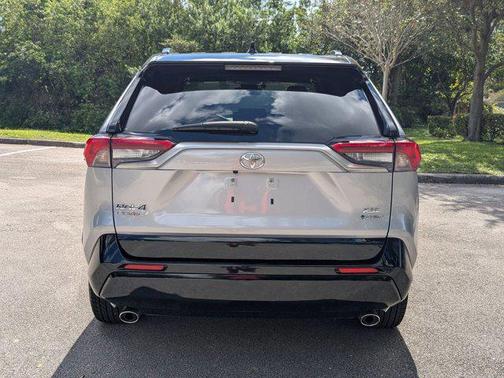 2025 Toyota RAV4 Hybrid SE