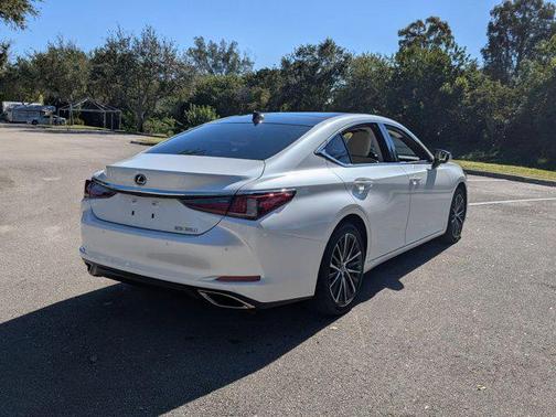 2022 Lexus ES 350 Base