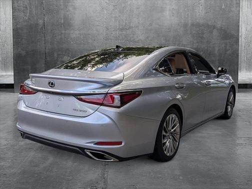 2022 Lexus ES 350 Ultra Luxury