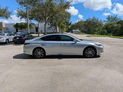 2022 Lexus ES 350 Base