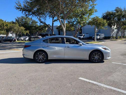 2023 Lexus ES 350 Base