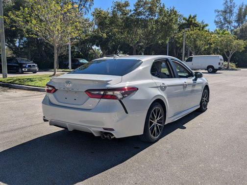 2023 Toyota Camry SE