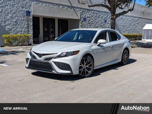 2023 Toyota Camry SE