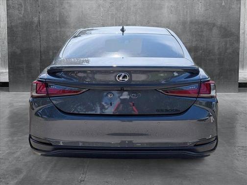 2025 Lexus ES 300h Base