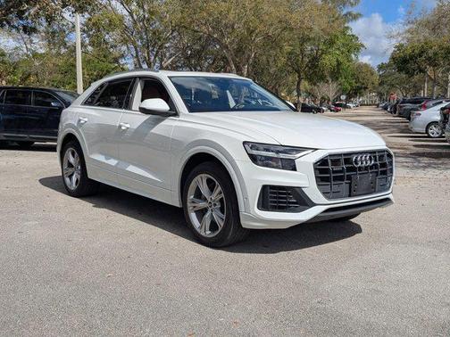 2022 Audi Q8 55 Premium Plus