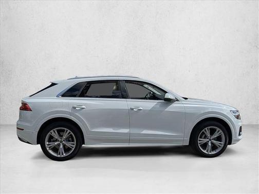2022 Audi Q8 55 Premium Plus