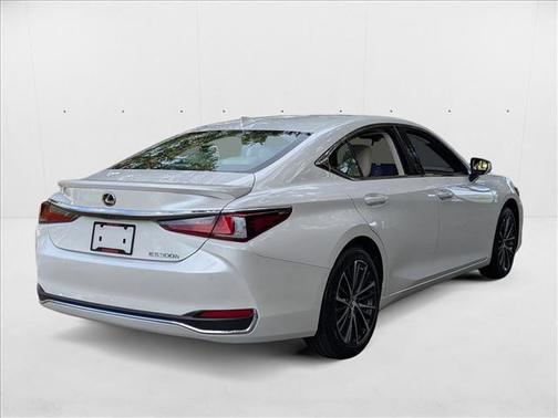 2025 Lexus ES 300h Base