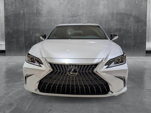 2025 Lexus ES 300h Base