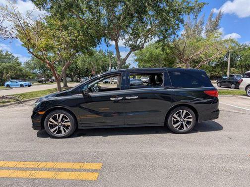 Crystal Black Pearl 2018 Honda Odyssey Elite
