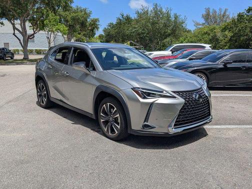 Atomic Silver [Silve 2019 Lexus UX 200 Base
