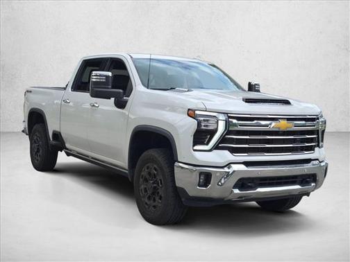 Iridescent Pearl Tricoat 2024 Chevrolet Silverado 2500 LTZ