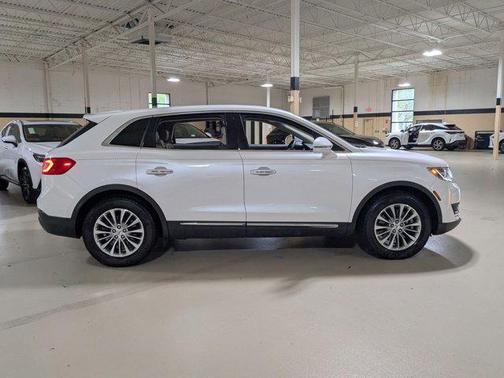 White Platinum Metallic Tri-Coat 2016 Lincoln MKX Select