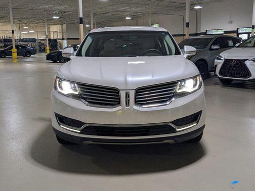White Platinum Metallic Tri-Coat 2016 Lincoln MKX Select