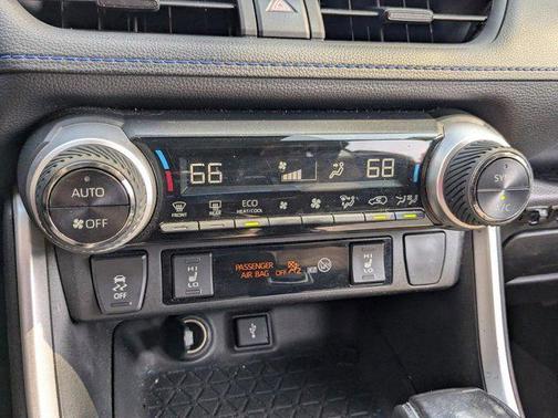 Midnight Black Metallic 2022 Toyota RAV4 Hybrid SE