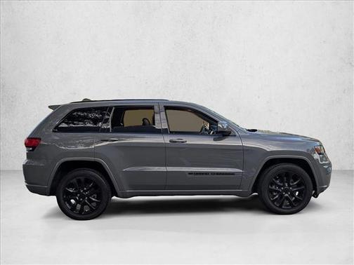 2022 Jeep Grand Cherokee Laredo
