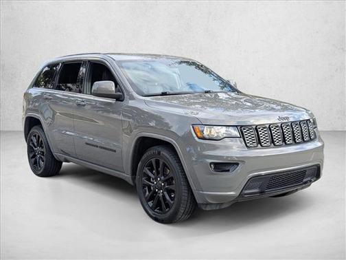 2022 Jeep Grand Cherokee Laredo