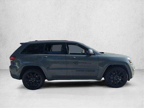 2022 Jeep Grand Cherokee Laredo