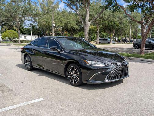 2022 Lexus ES 350 Base