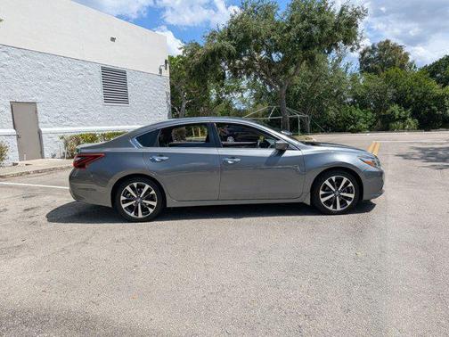 Gun Metallic 2017 Nissan Altima 2.5 SR