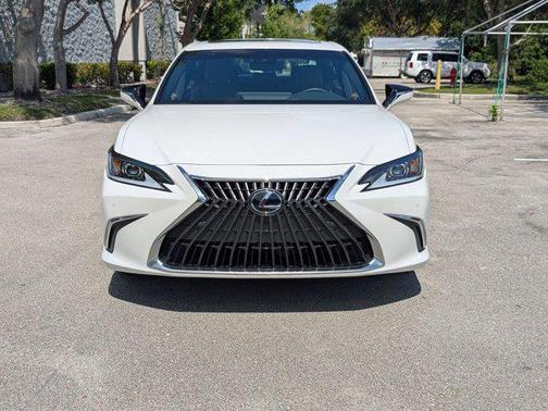 Eminent White Pearl 2025 Lexus ES 300h Base