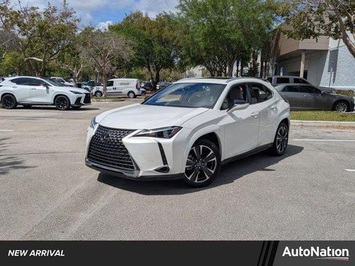 Eminent White Pearl 2025 Lexus UX 300h Premium