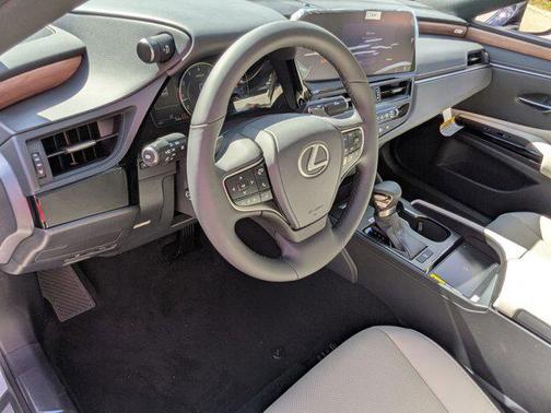 2025 Lexus ES 350 Base
