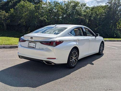2025 Lexus ES 350 Base