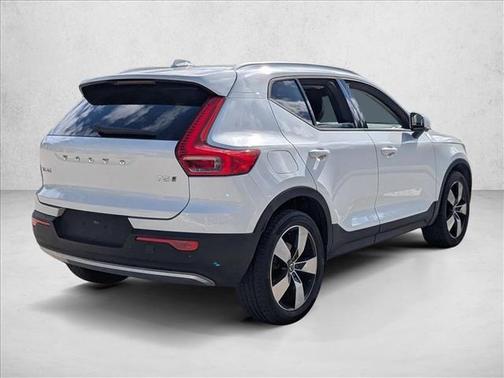 2019 Volvo XC40 T5 Momentum