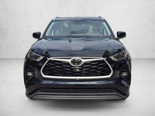 2025 Toyota Highlander XLE