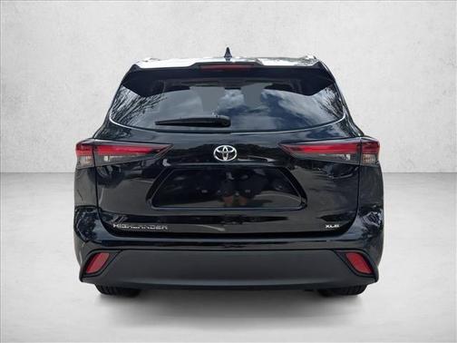 2025 Toyota Highlander XLE