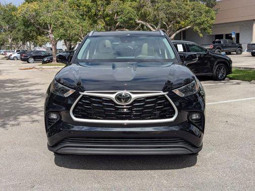 2025 Toyota Highlander XLE