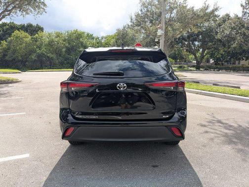 2025 Toyota Highlander XLE