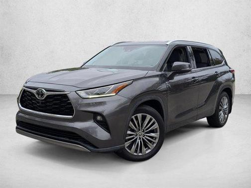 Magnetic Gray Metallic 2022 Toyota Highlander Platinum