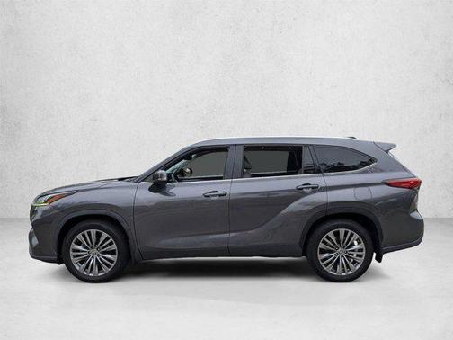 Magnetic Gray Metallic 2022 Toyota Highlander Platinum