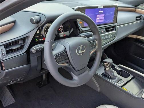 2025 Lexus ES 300h Base