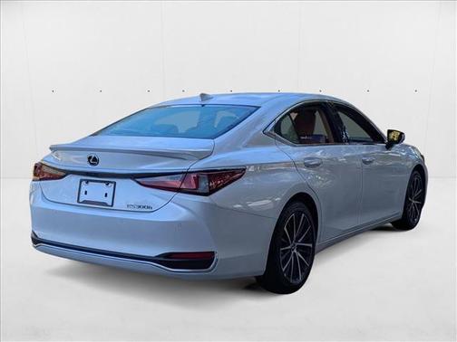 2025 Lexus ES 300h Base