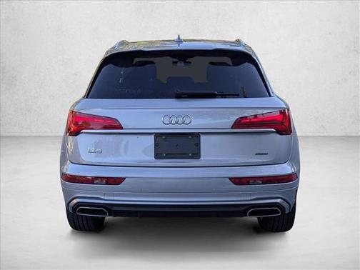 2022 Audi Q5 45 S line Prestige
