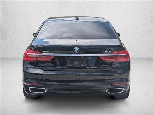 Jet Black 2019 BMW 750 i xDrive