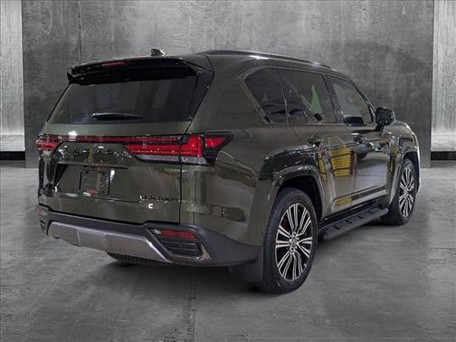 2025 Lexus LX 700h Luxury