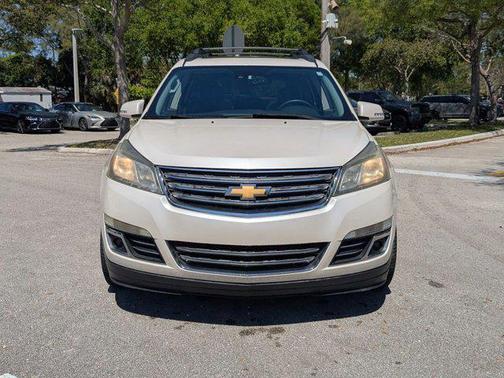 White Diamond Tricoat 2014 Chevrolet Traverse LTZ