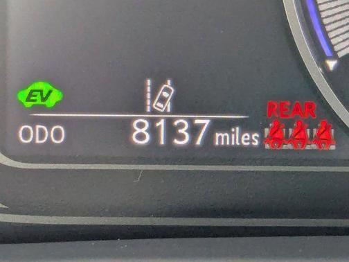 Eminent White Pearl 2023 Lexus UX 250h Base